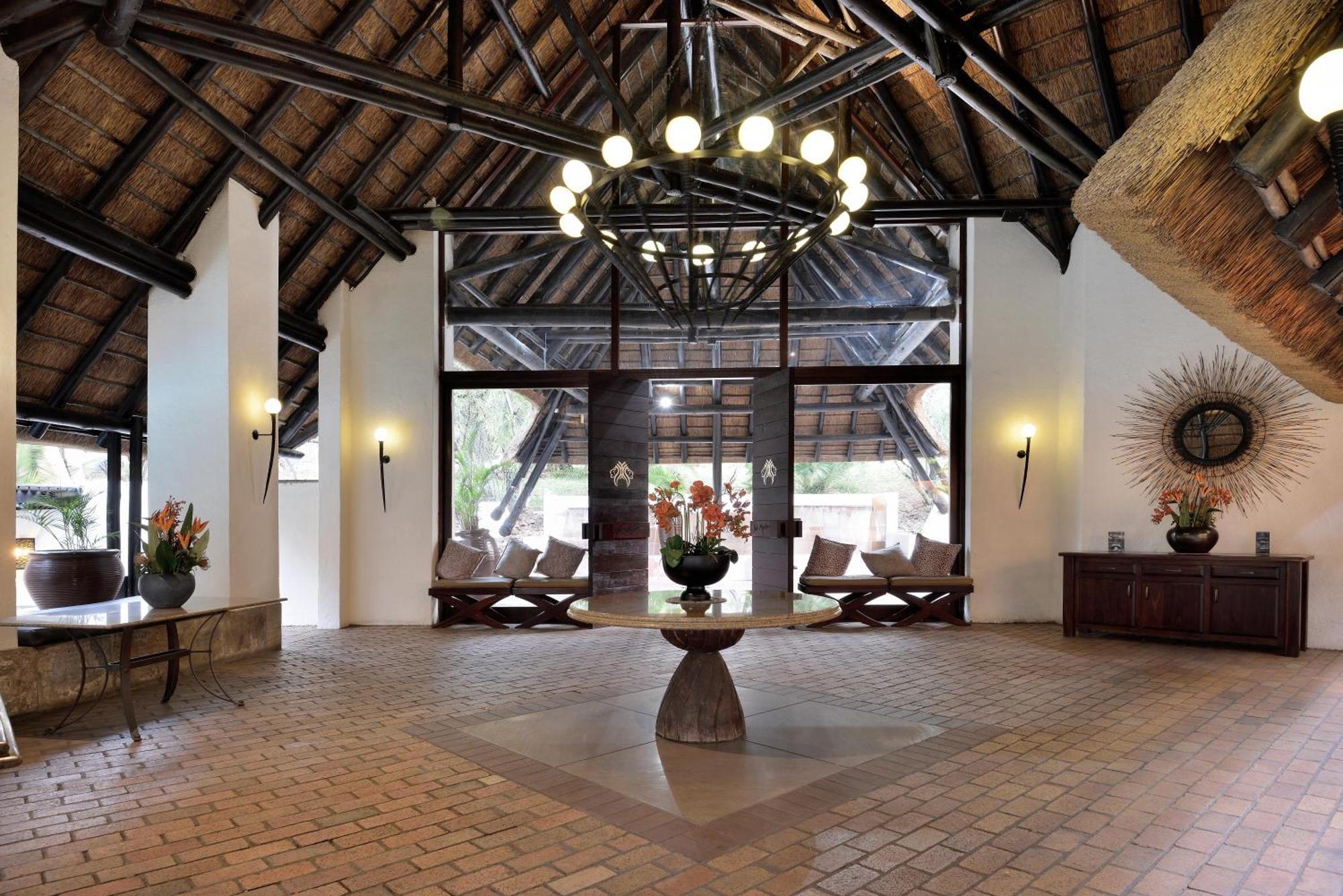 Kwa Maritane Lodge Лейдих Екстериор снимка